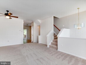 6704 Dorothy Giles Ct in Alexandria, VA - Building Photo - Building Photo