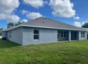 5237 NW Reba Cir in Port St. Lucie, FL - Building Photo - Building Photo