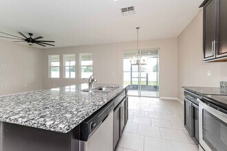 2400 Sanderling St in Haines City, FL - Building Photo - Building Photo