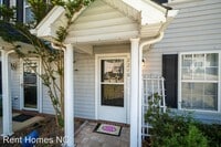 2216 Turtle Point Dr