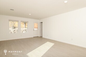 14815 Warwick Shire in San Antonio, TX - Building Photo - Building Photo