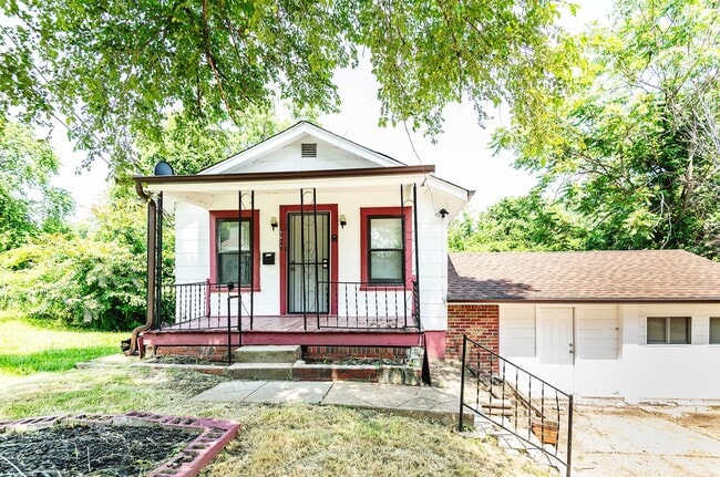 property at 5617 Hodiamont Ave