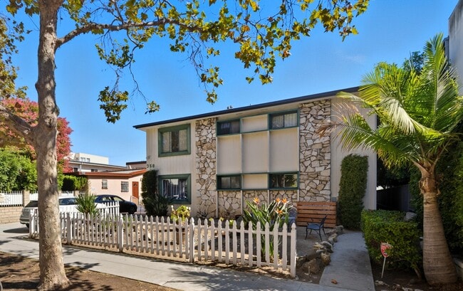 356 S Rexford Dr in Beverly Hills, CA - Building Photo - Building Photo