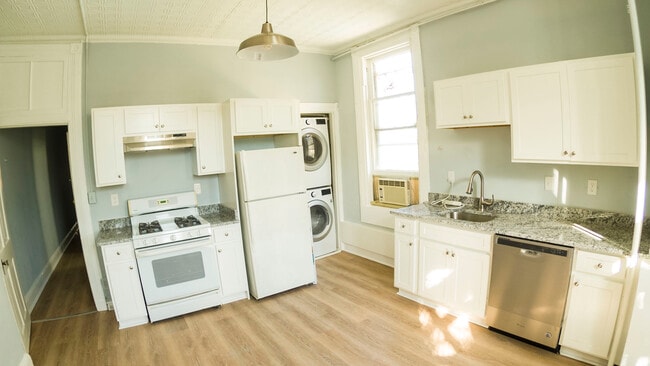 1204 John St, Unit 2