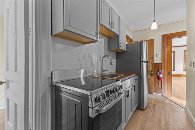 207 S Union St, Unit 207 South Union St #1 in Burlington, VT - Foto de edificio - Building Photo