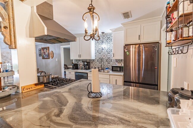 635 W Church in Centerville, TX - Building Photo - Building Photo