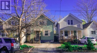 32 Edmund St in St Catharines, ON - Building Photo