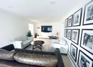 952 E Old Willow Rd in Prospect Heights, IL - Building Photo - Building Photo