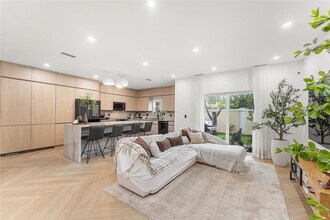 11338 NW 33rd St in Sunrise, FL - Building Photo - Building Photo