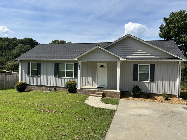 property at 1074 S Walnut St