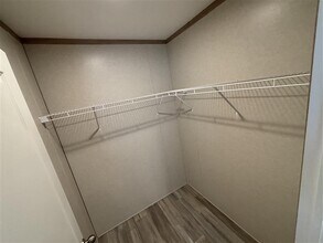 5916 E Maple in Romulus, MI - Building Photo - Building Photo
