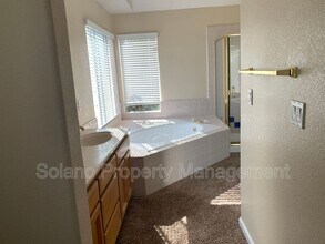 143 Sundance Dr in Vacaville, CA - Building Photo - Building Photo