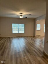 10494 Sweetwater Creek Dr in Cleveland, TX - Foto de edificio - Building Photo