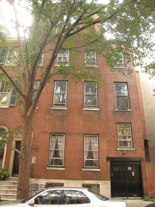 1010-1012 Clinton St in Philadelphia, PA - Foto de edificio - Building Photo