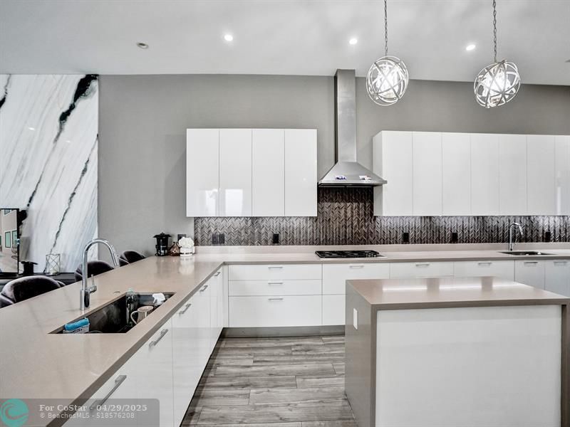 5742 Brookfield Cir in Fort Lauderdale, FL - Foto de edificio