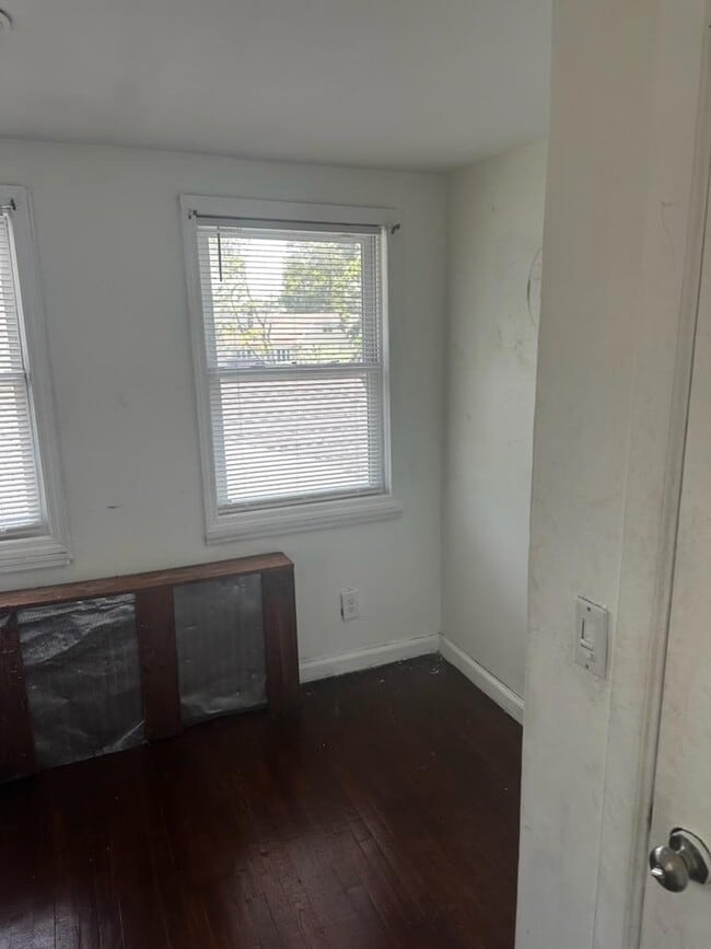 25 2nd St in Islip, NY - Building Photo - Building Photo