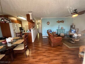 4603 Bayshore Dr in Naples, FL - Foto de edificio - Building Photo