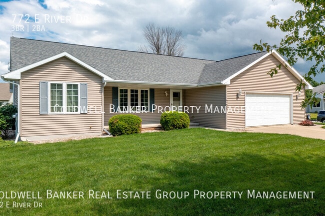 772 E River Dr in De Pere, WI - Building Photo - Building Photo