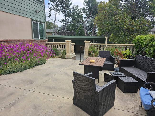Los Gatos Garden Apartments in Los Gatos, CA - Building Photo - Building Photo