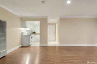 1735 Woodland Ave in East Palo Alto, CA - Building Photo - Building Photo