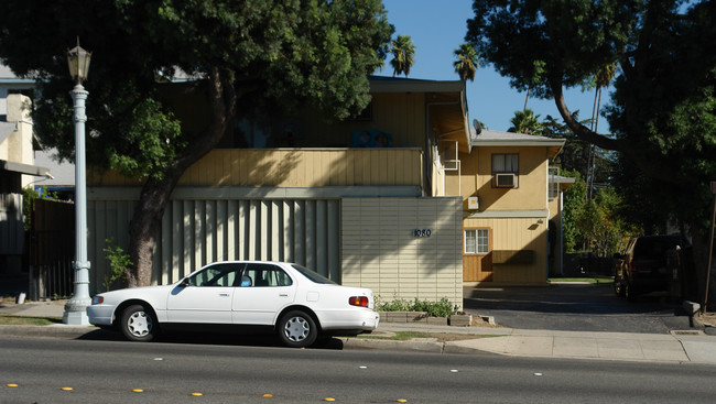 1080 N Lake Ave in Pasadena, CA - Foto de edificio - Building Photo