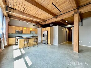 710 Broadway Blvd in Kansas City, MO - Building Photo - Building Photo