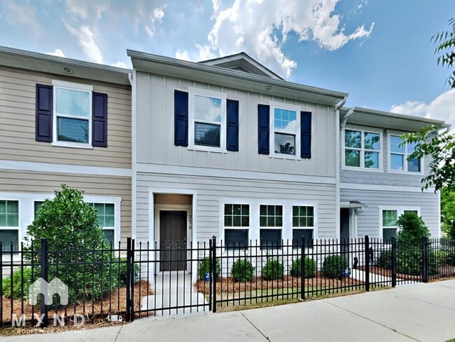 2670 Toucan Wy