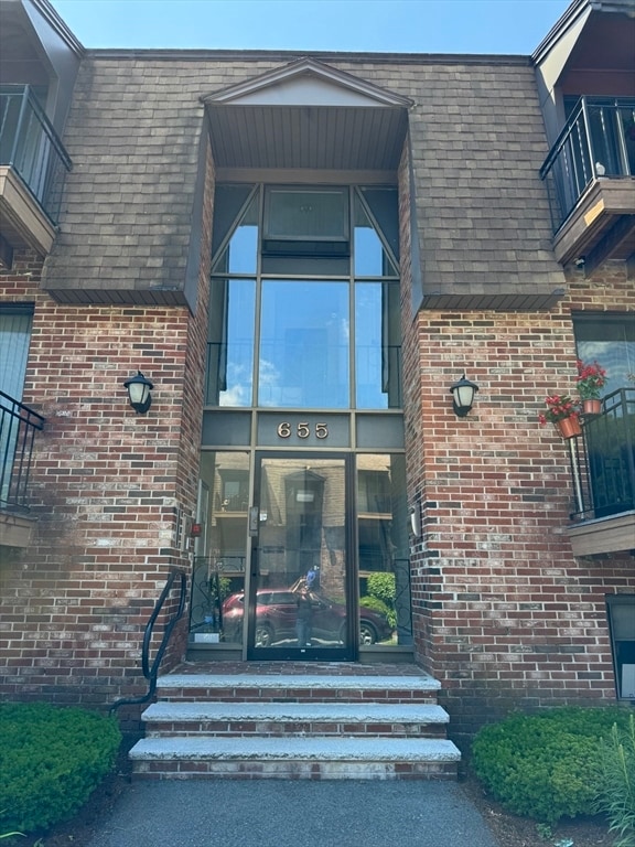 property at 655 W Lowell Ave