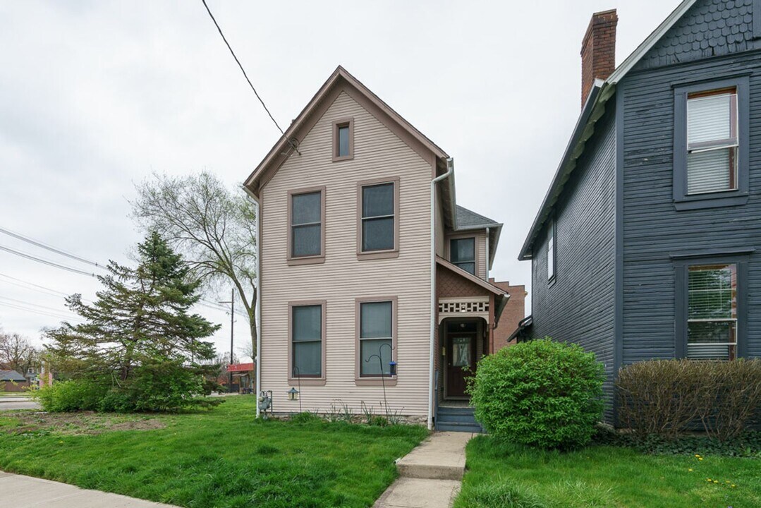 234 E 3rd Ave in Columbus, OH - Building Photo