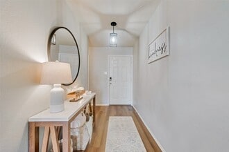 9805 Tanglebrush Dr in McKinney, TX - Foto de edificio - Building Photo