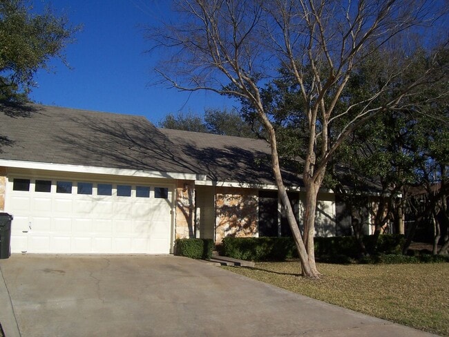 410 Deepwood Dr in Georgetown, TX - Building Photo - Building Photo