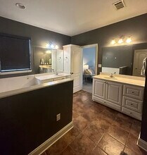 8658 E Cypress Point Ct in Baton Rouge, LA - Building Photo - Building Photo