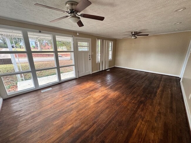 138 Youngs Mill Rd in Lagrange, GA - Building Photo - Building Photo