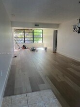 1715 Whitehall Dr, Unit 405 in Davie, FL - Building Photo - Building Photo