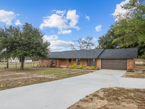 12112 FM 14 in Tyler, TX - Foto de edificio - Building Photo