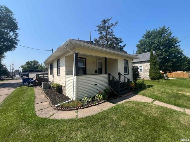 property at 1821 W High St