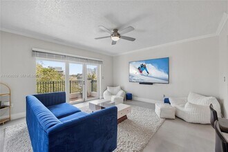 300 Euclid Ave, Unit 206 in Miami Beach, FL - Building Photo - Building Photo