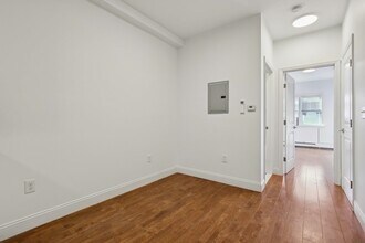 76 Hutton St in Jersey City, NJ - Building Photo - Building Photo