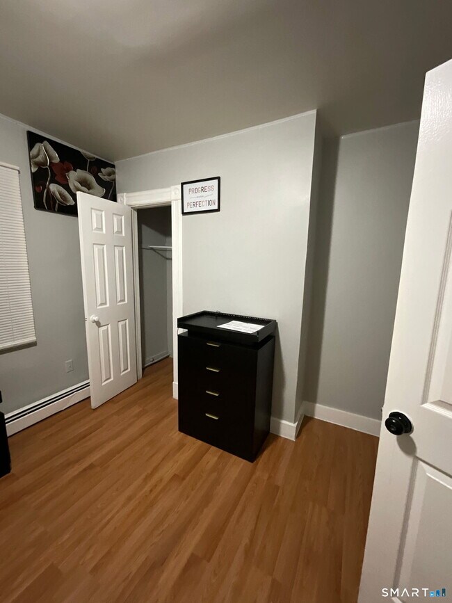 26 Summer St in Waterbury, CT - Building Photo - Building Photo