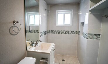 1126 Ryon St in Houston, TX - Building Photo - Building Photo