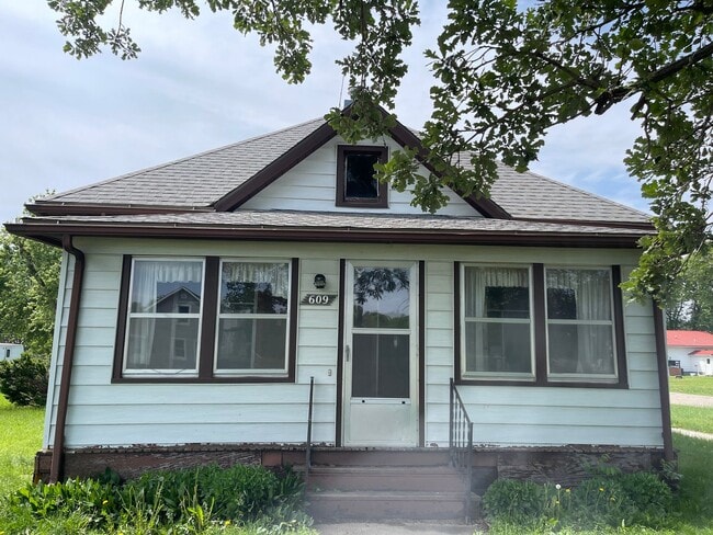 property at 609 Ivy St
