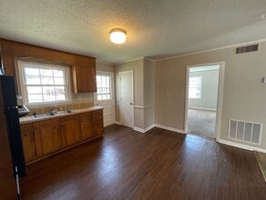 1012 Mark Dr in Shelby, NC - Building Photo - Building Photo