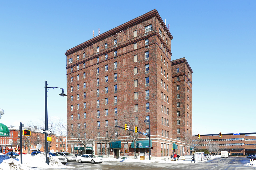 Richford Arms in Erie, PA - Building Photo