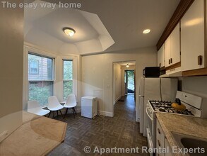24 Warren Ave in Somerville, MA - Building Photo - Building Photo