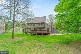 10317 HICKORY Dr in Vienna, VA - Building Photo - Building Photo
