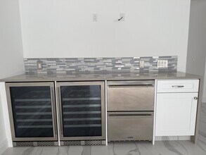 117 Waterford Dr in Jupiter, FL - Building Photo - Building Photo