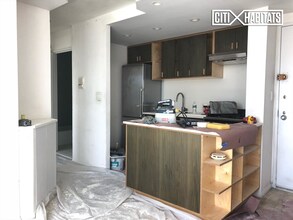 353 E 72nd St-Unit -31C in New York, NY - Building Photo - Building Photo