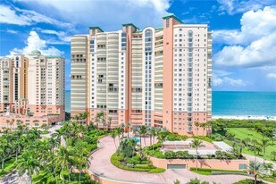 940 Cape Marco Dr in Marco Island, FL - Building Photo