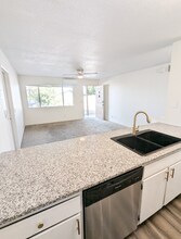 4100 E Mission Ln in Cottonwood, AZ - Foto de edificio - Building Photo