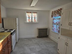 2 Maple Ave in North Salem, NY - Building Photo - Building Photo
